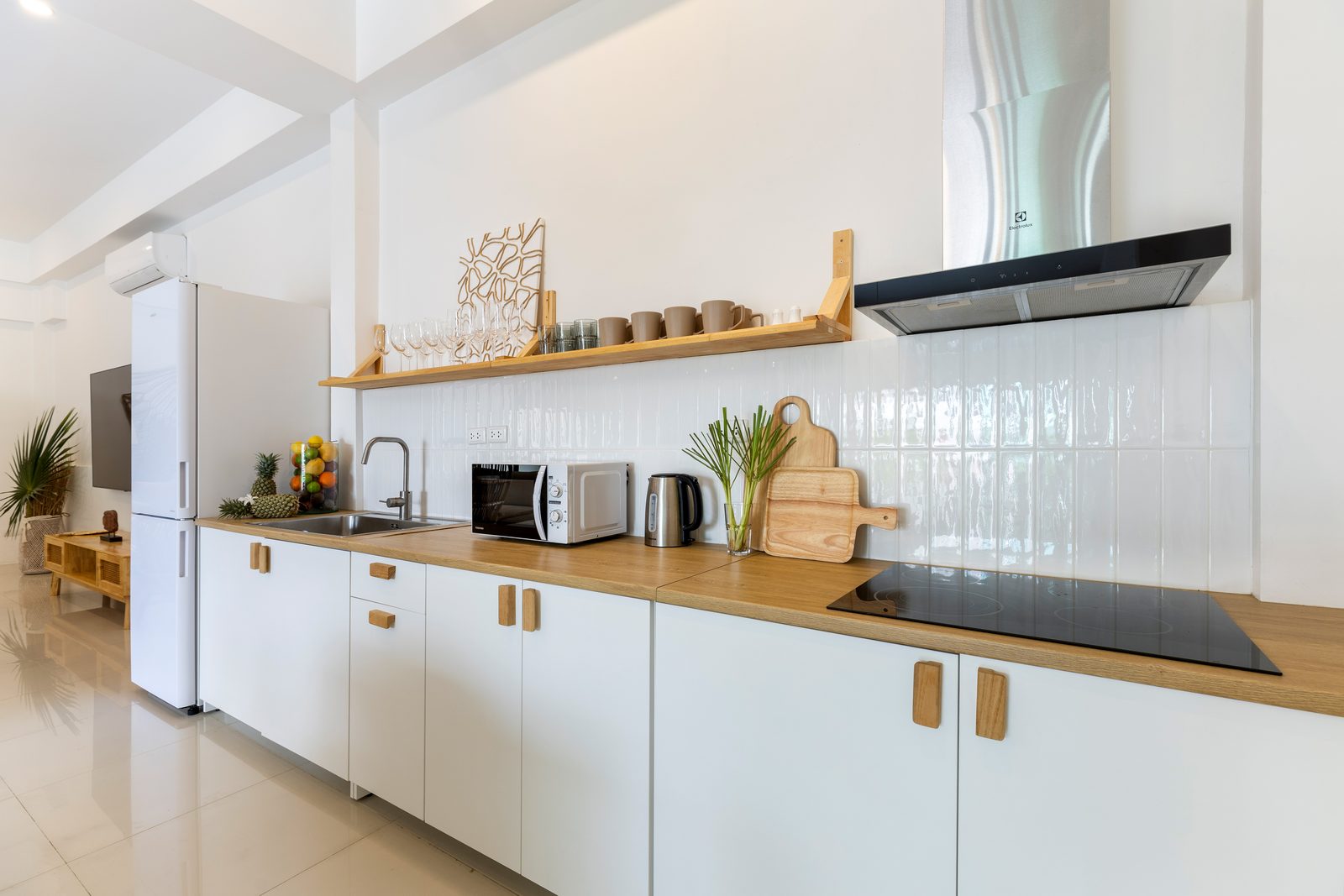 The fitted kitchen