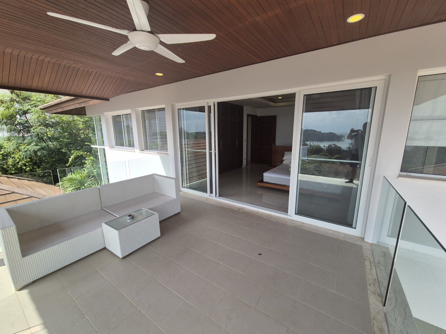The upper lounge deck with the sea in front