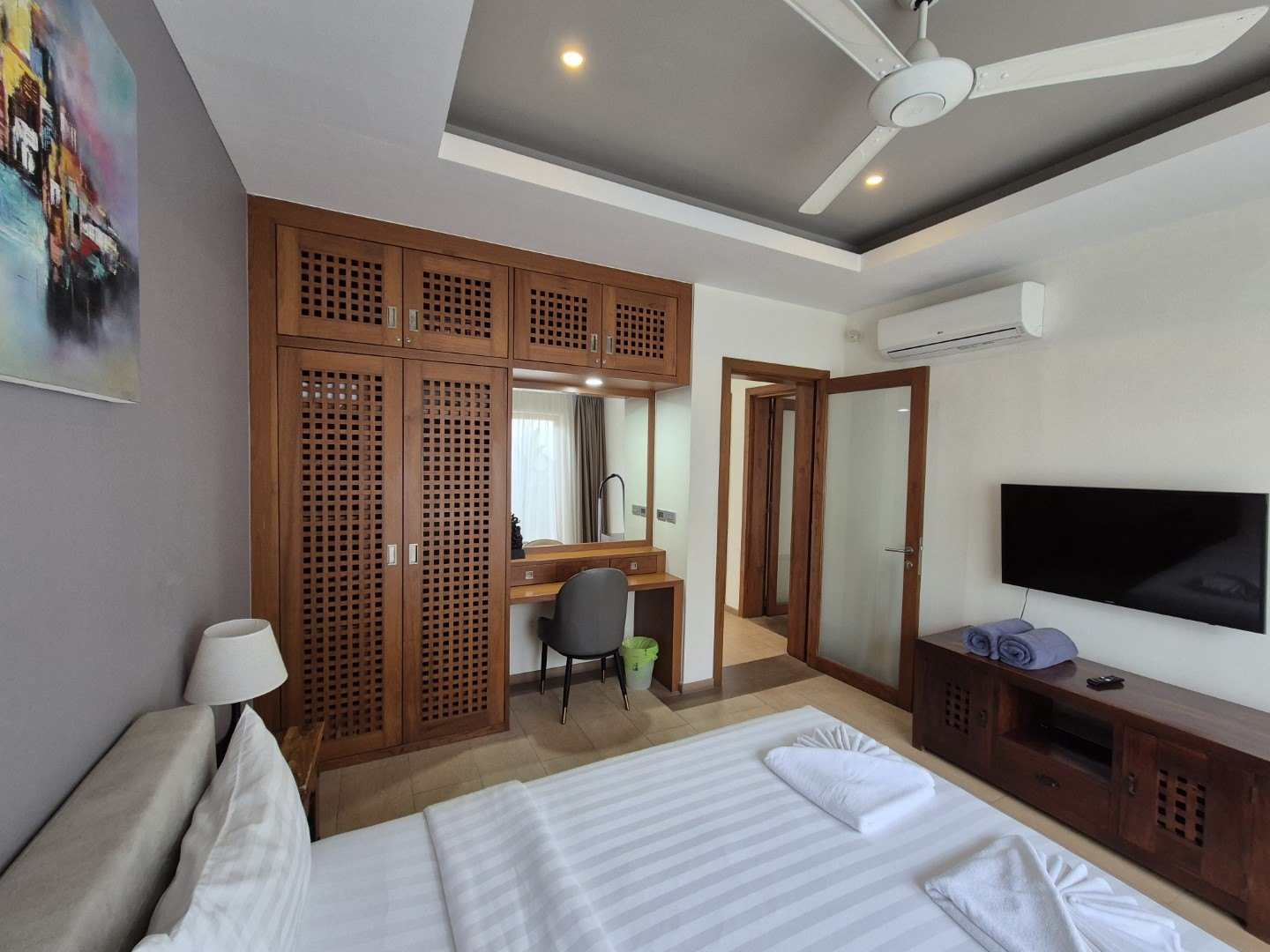 Bedroom with sliding doors to the terrace