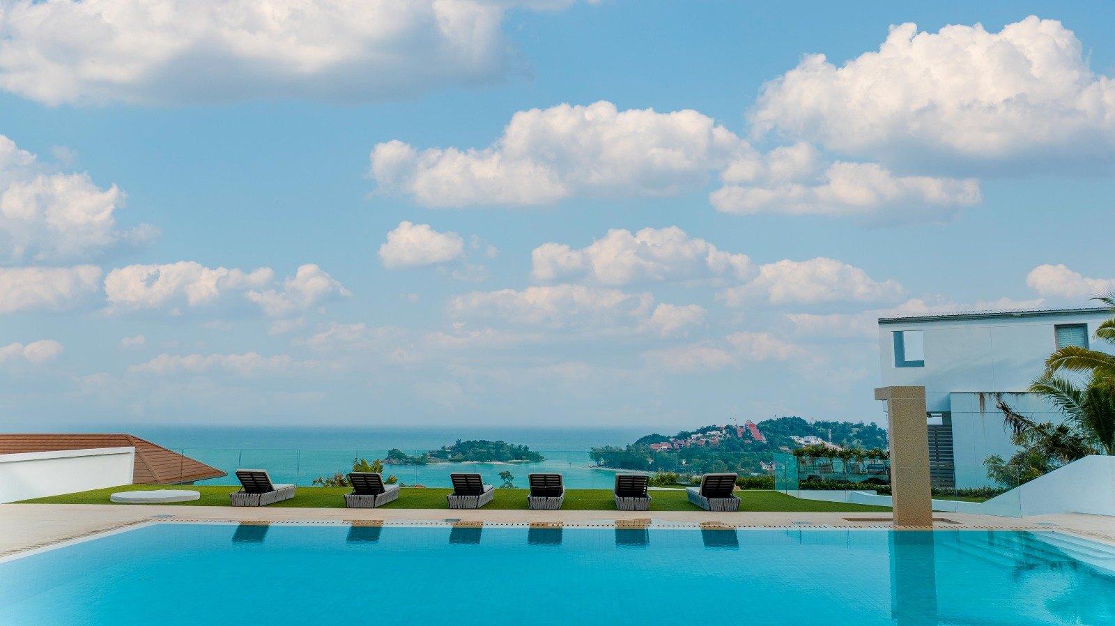 The pool with the sea beyond its edge