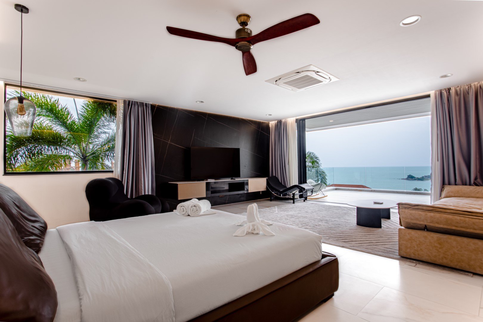 The master bedroom facing the sea