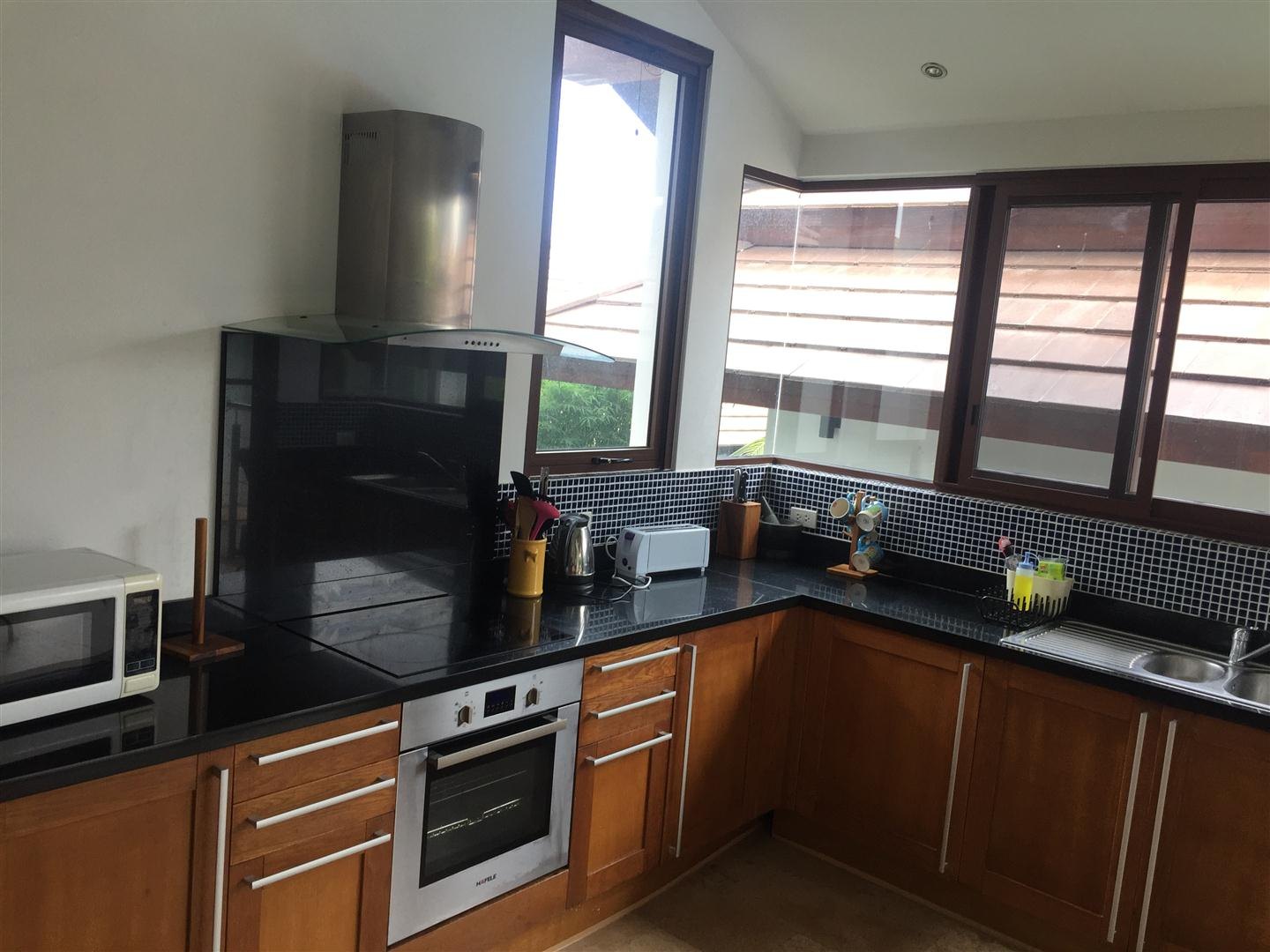The fitted kitchen