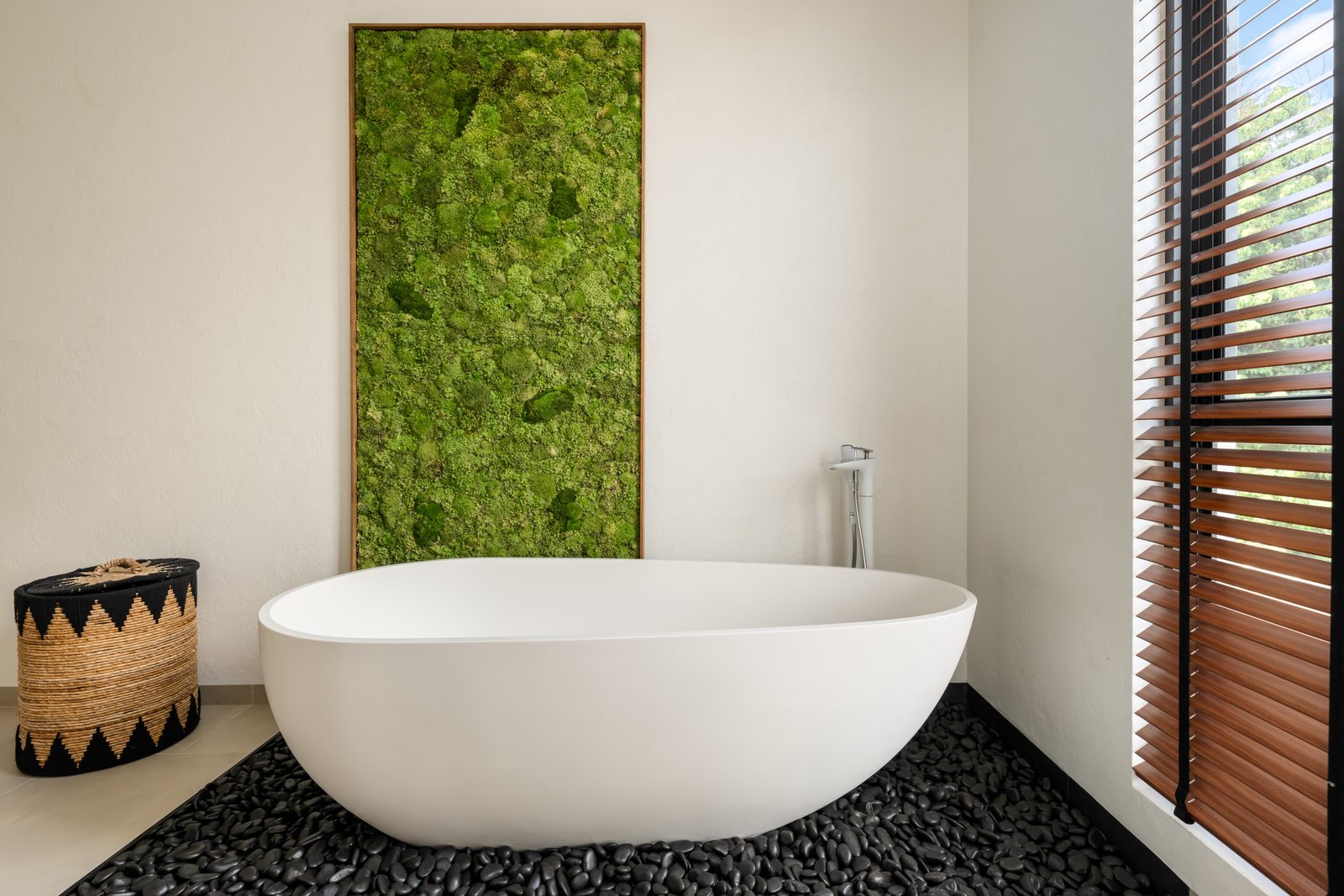 Freestanding stone bathtub